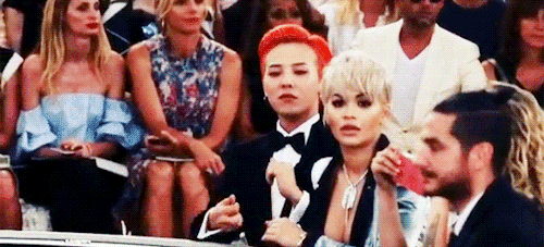 Chanel秀場(chǎng)，看GD這霸氣的小表情