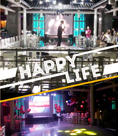 現(xiàn)場布置，好華美，好浪漫哦！