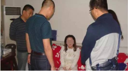 警方抓捕嫌疑人龐某衛(wèi)現(xiàn)場(chǎng)。警方供圖