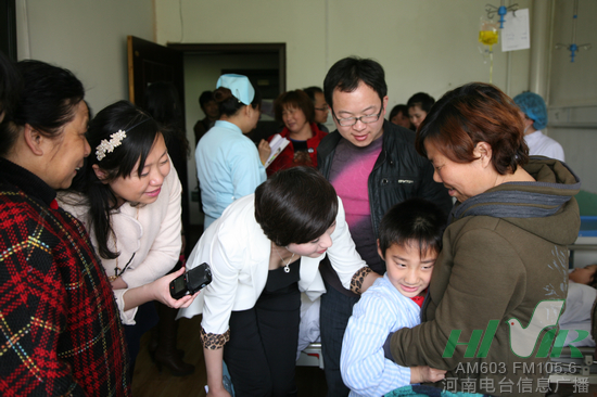 《老朋友》節(jié)目組看望小晨陽(yáng)