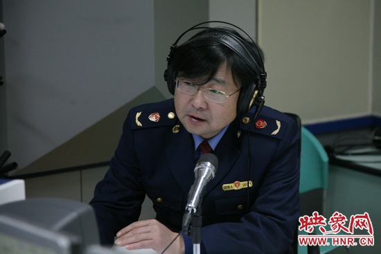 鄭州市工商局機(jī)場分局副局長張帆一行做客信息廣播《秀創(chuàng)業(yè)》