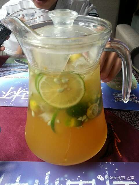 金桔青檸汁。唇齒留香！