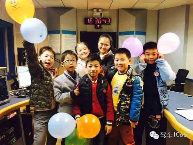 我們不光要成為銀行家，還要當(dāng)主持人！跟著子楊姐姐參觀河南電臺直播間！