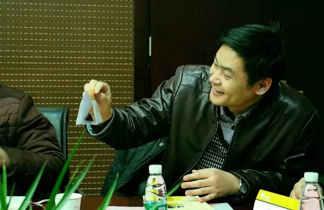 孫躍青 鄭州市公交公司車長，首屆河南十大影響力公職人員獲獎?wù)? oldsrc=