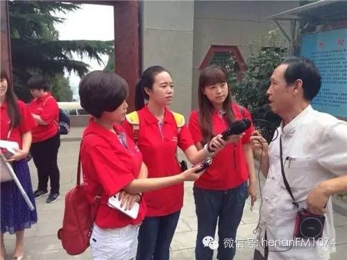 登封市老區(qū)促進(jìn)會(huì)辦公室主任王云琦全程講解當(dāng)年豫西抗日根據(jù)地的輝煌戰(zhàn)績(jī)