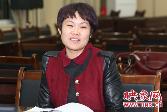 “焦裕祿式好干部”楊艷敏接受采訪。