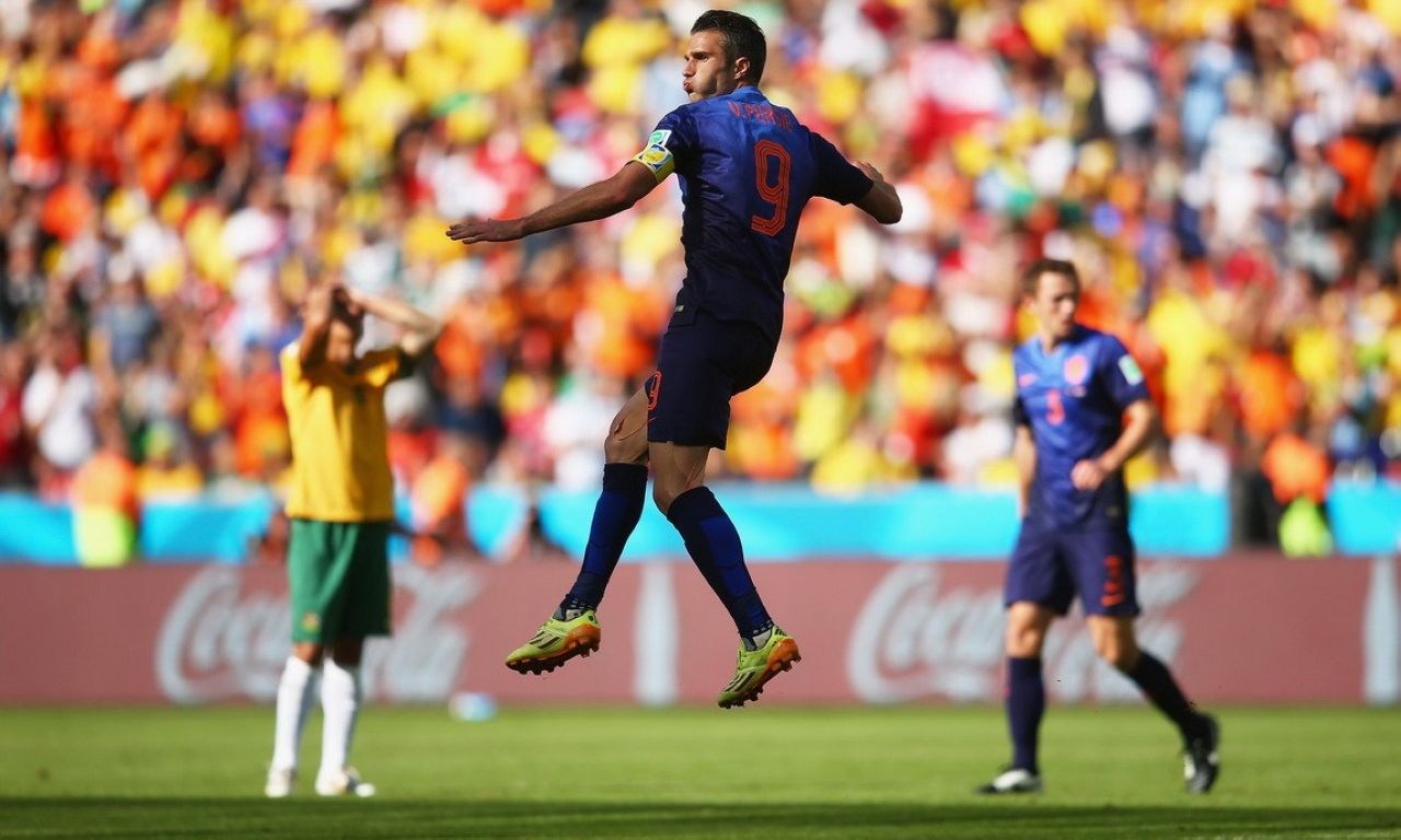 但由于范佩西將在最后一輪的比賽中停賽，進(jìn)球的重任也完全落在了羅本的肩上