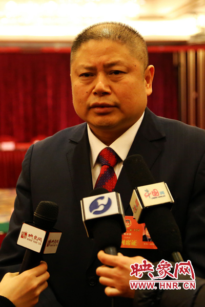 全國(guó)政協(xié)委員，河南弘昌集團(tuán)、信陽(yáng)毛尖集團(tuán)董事長(zhǎng)陳世強(qiáng)