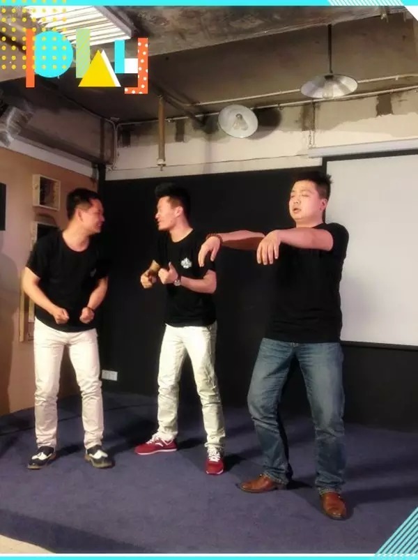 能看出這個場景主題是衛(wèi)生紙嗎？我讀書少，你別騙我……