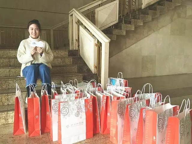 每一位到現(xiàn)場(chǎng)的小伙伴都獲得了我們精心準(zhǔn)備的小禮品哦！