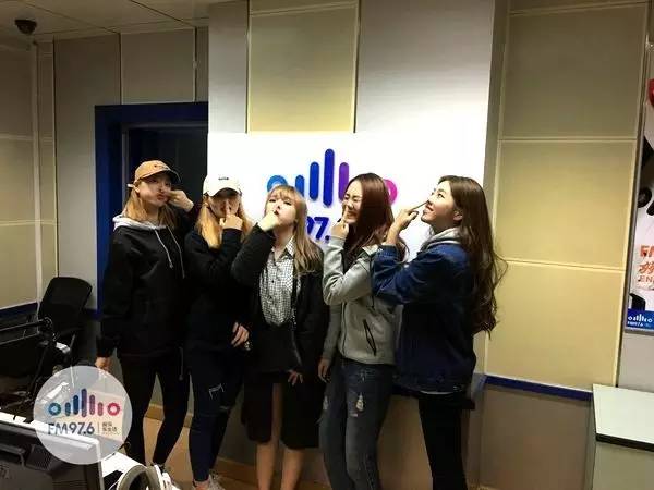 豬鼻行動(dòng)！預(yù)備……按！長腿妹妹都是天然美女哦！