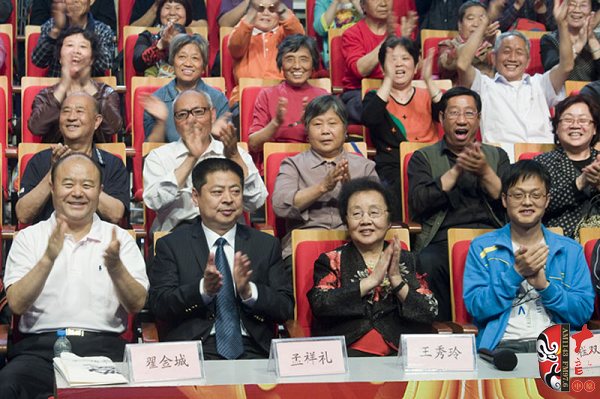 前排就坐的嘉賓-（左起）翟金成、孟祥禮、王秀玲、程雙坤