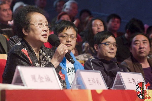 著名曲劇表演藝術(shù)家王秀玲對新版《風雪配》的改編加以肯定