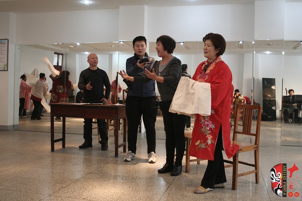 著名戲曲節(jié)目主持人、河南電臺(tái)戲曲廣播當(dāng)家小生月陽(yáng)錄制現(xiàn)場(chǎng)花絮