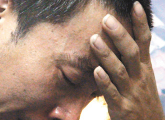 10歲方姓男童遭割喉殺害，父親淚流不止說(shuō)，小兒子走了，他不知道該如何活下去。 臺(tái)灣《聯(lián)合報(bào)》