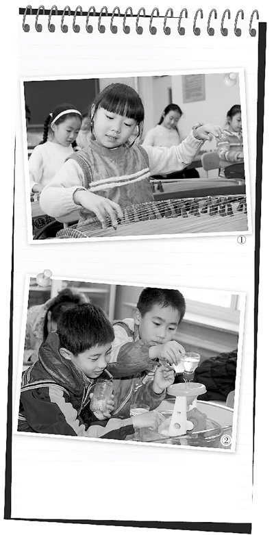　圖1：鐵路五小古箏社團(tuán)的孩子們正在演奏《高山流水》，圖2：科學(xué)課上，孩子們正在探索水的秘密。