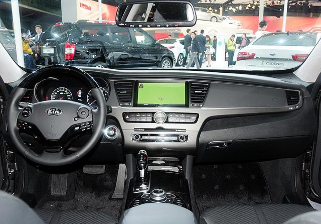 起亞K9的內(nèi)飾設計