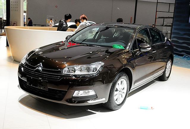 在2013廣州車(chē)展上亮相的東風(fēng)雪鐵龍C5車(chē)型