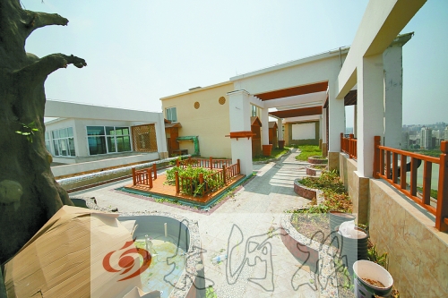 “空中花園”的假樹、水車、小橋都已經(jīng)被拆除