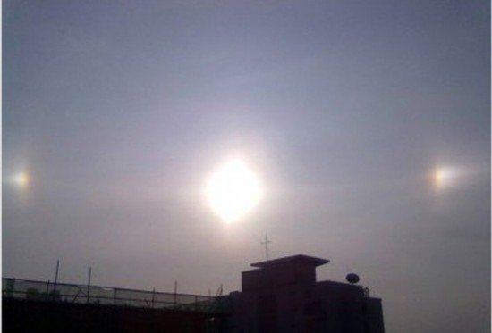 上?，F(xiàn)“3個太陽”