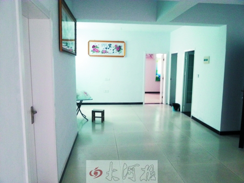 入住的居民說,這套廉租房面積超過100平方米。