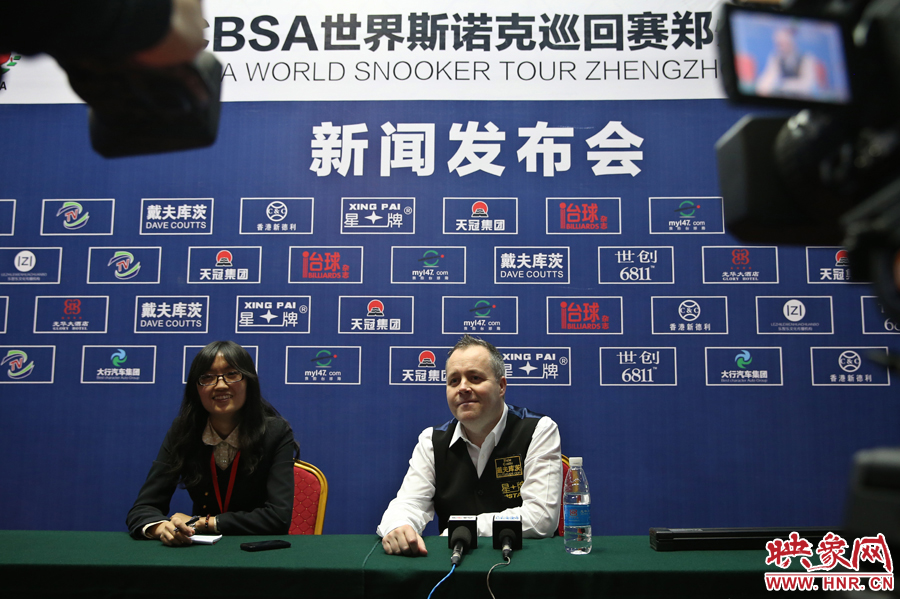 賽后希金斯參加新聞發(fā)布會(huì)，接受映象網(wǎng)記者提問(wèn)