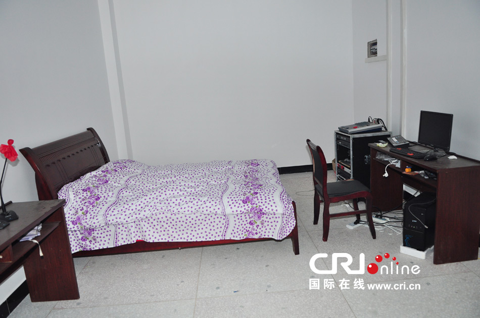 2013年10月21日，長沙云蓋村欠債千萬新建的豪華村部樓。