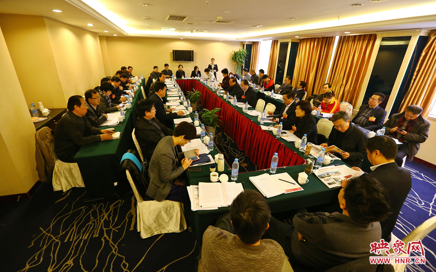 1月15日上午，政協(xié)委員小組會(huì)議，社科、體育、新聞出版組討論現(xiàn)場(chǎng)