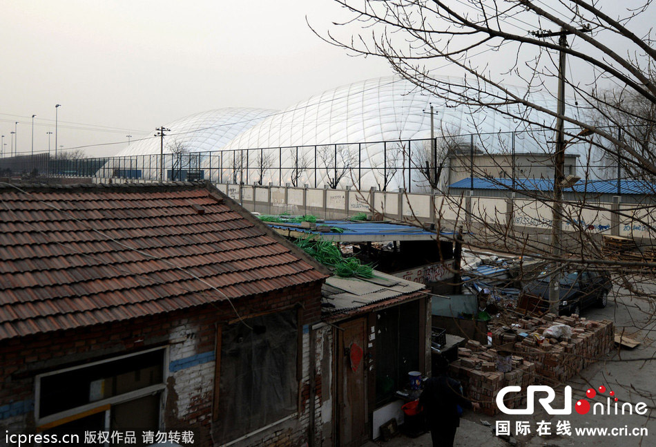 北京一國(guó)際學(xué)校耗資5百萬美元建“防霾帳篷”