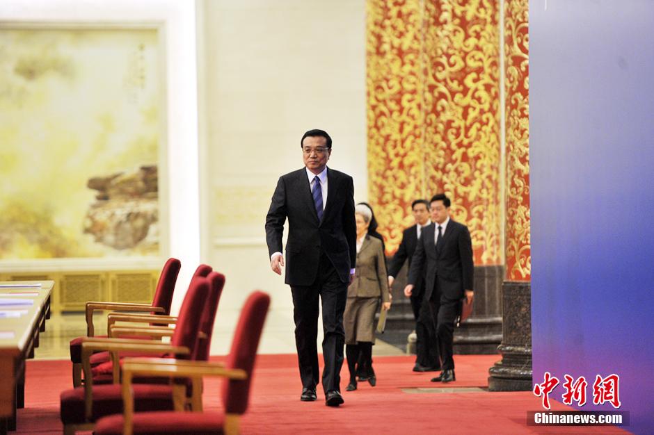 　李克強(qiáng)答中外記者提問(wèn)