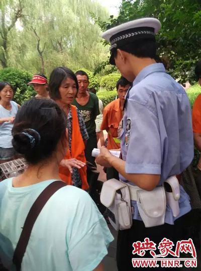 令人憤怒的是，這名老太太竟然報(bào)警說(shuō)“她被環(huán)衛(wèi)工打了”