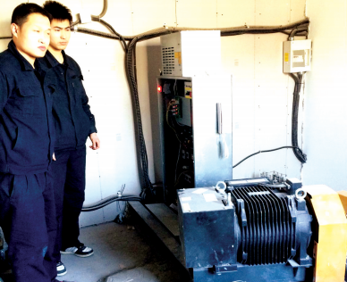 等不來維保人員，賓館另找人檢修電梯