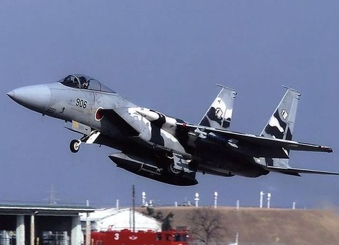 資料圖：日本空軍自衛(wèi)隊(duì)F15戰(zhàn)機(jī)。