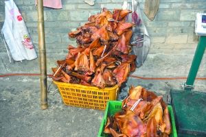 警方現(xiàn)場(chǎng)查獲的Y臘肉。