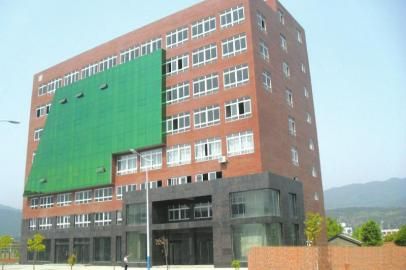 主體已完工的社區(qū)服務中心。