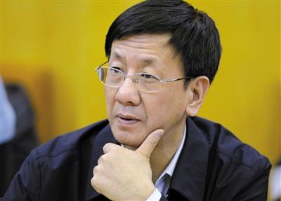 昨日，最高檢檢察長(zhǎng)曹建明在遼寧團(tuán)參加“兩高”報(bào)告分組審議。記者 陳杰 攝