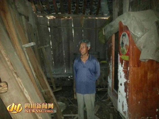 王本余的堂兄王本武向四川新聞網(wǎng)記者介紹王本余還剩下的財(cái)物。