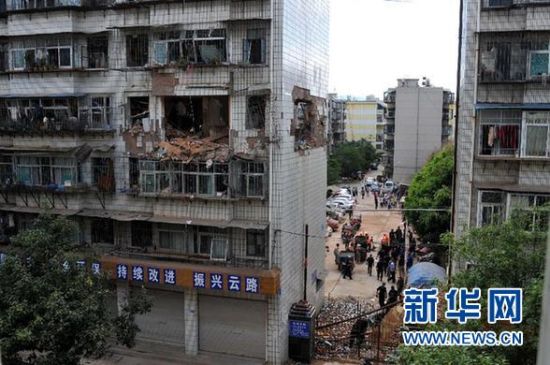 　6月9日在云南楚雄市拍攝的被炸毀的房屋。 新華社發(fā)