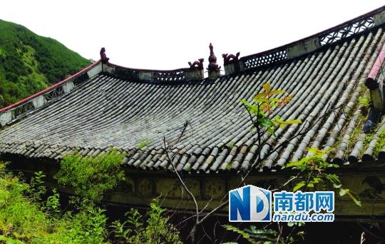 　照光寺在致歉微博中稱，該寺位于蒼山之上，年久失修，且沒有防火通道。