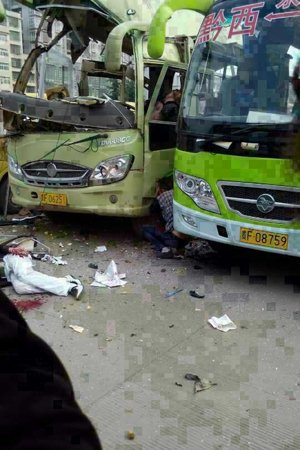 爆炸現(xiàn)場(chǎng)。圖片來(lái)自網(wǎng)絡(luò)