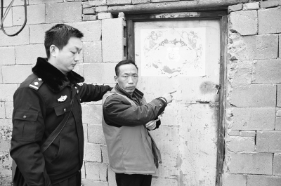 　嫌犯指認(rèn)藏匿兒童的地點(diǎn)。