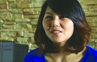 靳冰發(fā)現(xiàn)自己和杜家女兒長得很像。