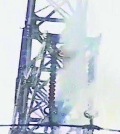 不幸觸電著火。