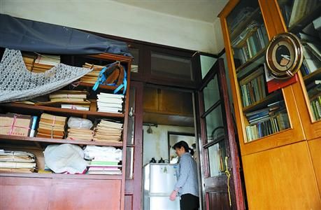 老人生活簡樸，平時有保姆照顧