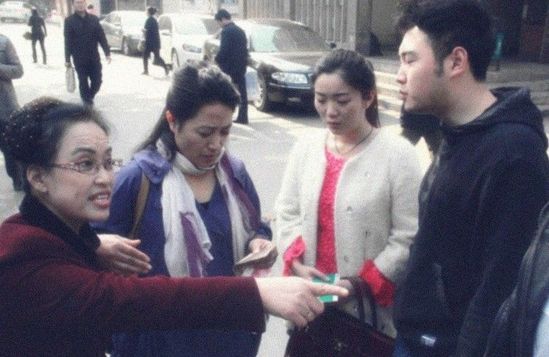 丈母娘從小張的存折中取了20000元，鑒定存折真假