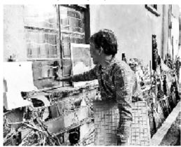 老人家中被盜四次，因而如此來保護(hù)自己