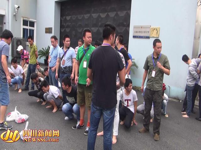 公安局管抓捕詐騙公司現(xiàn)場（警方視頻截圖）。