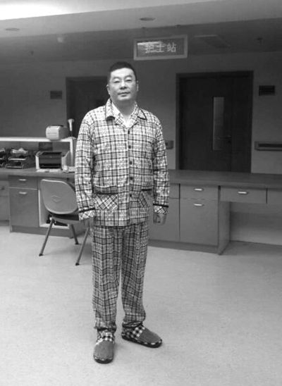 已取保候?qū)彽年懹履壳罢卺t(yī)院治療。