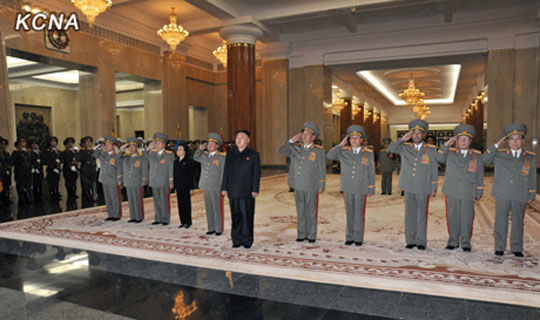 金正恩來到錦繡山太陽宮。圖片來源：朝中社