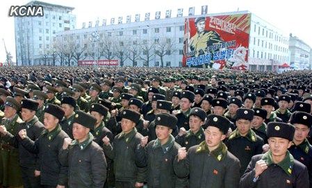 朝鮮黃海北道、咸鏡南道和南浦市11日舉行軍民大會，支持朝鮮人民軍最高司令部發(fā)言人聲明。